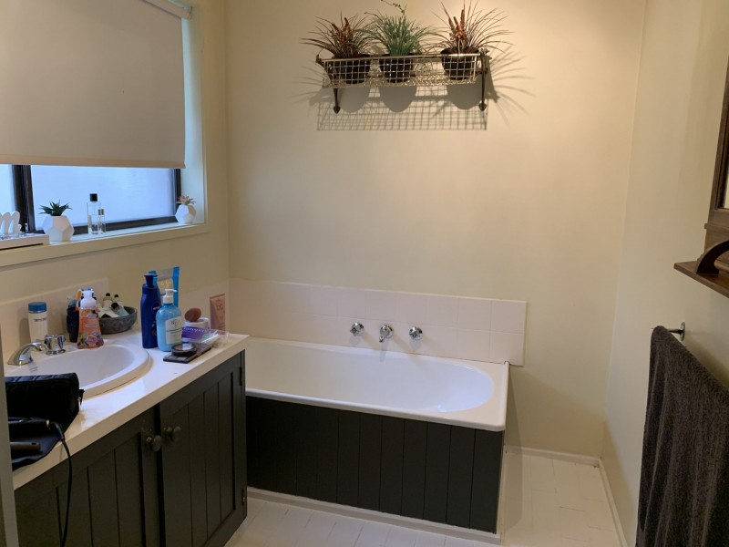 9 White Court, Eagle Point VIC 3878