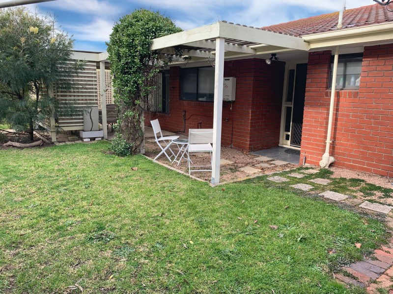 9 White Court, Eagle Point VIC 3878