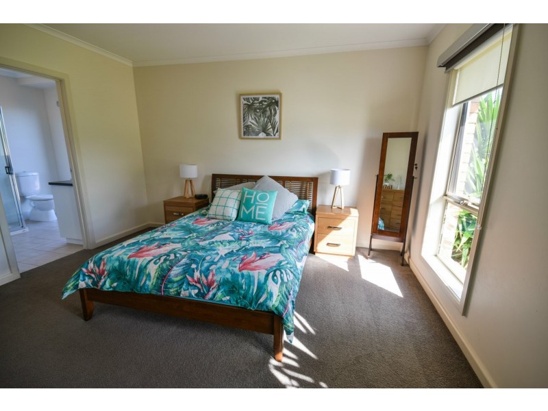 20 Riviera Close, Paynesville VIC 3880