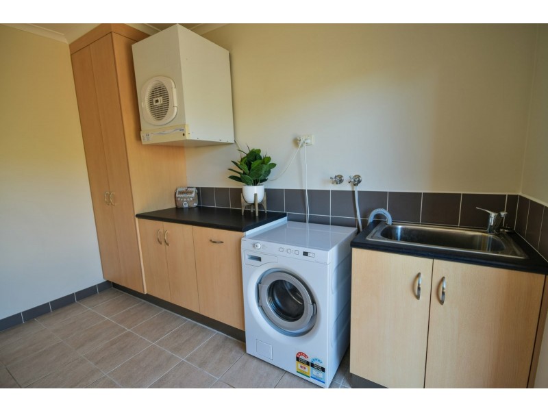 20 Riviera Close, Paynesville VIC 3880