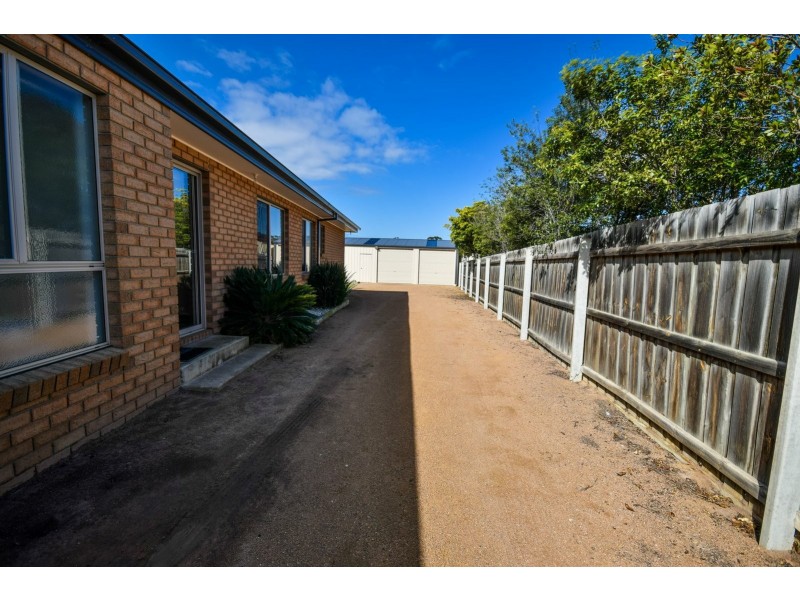 20 Riviera Close, Paynesville VIC 3880