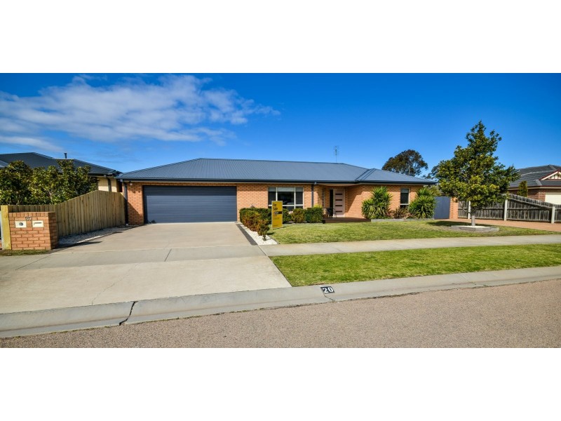 20 Riviera Close, Paynesville VIC 3880