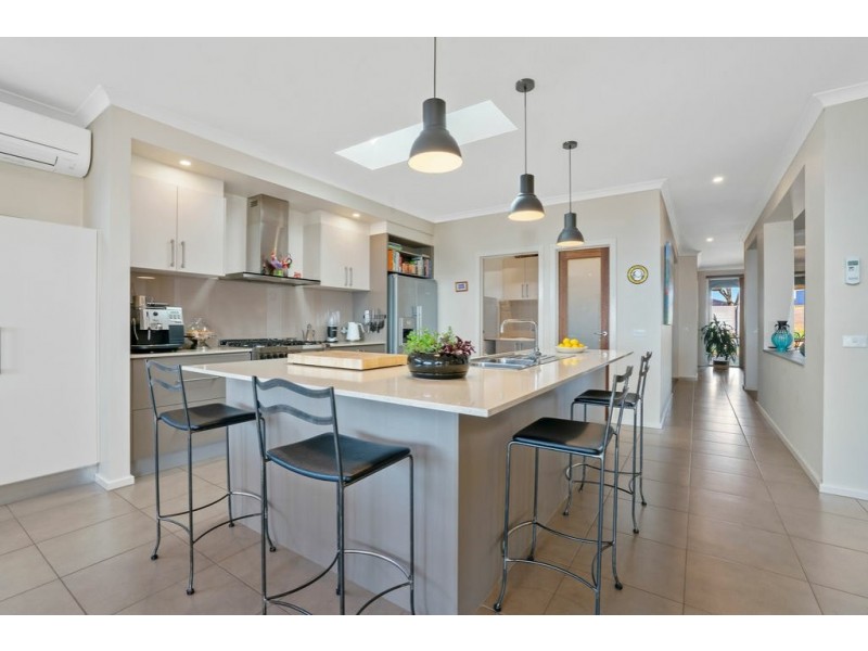 28 Eagle Bay Terrace, Eagle Point VIC 3878