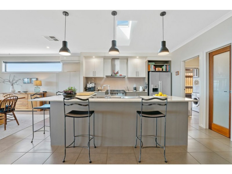 28 Eagle Bay Terrace, Eagle Point VIC 3878