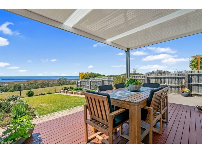 28 Eagle Bay Terrace, Eagle Point VIC 3878
