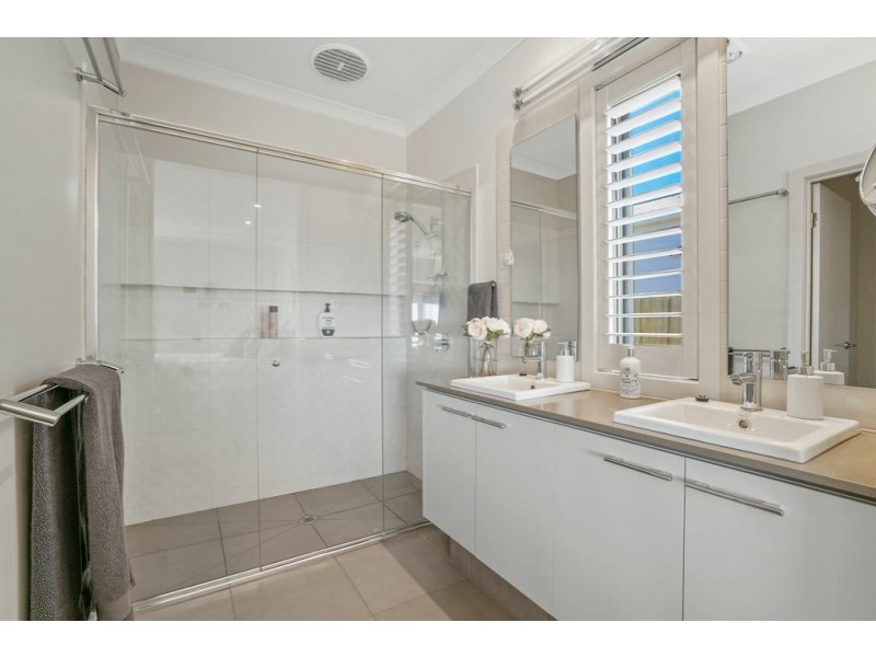 28 Eagle Bay Terrace, Eagle Point VIC 3878