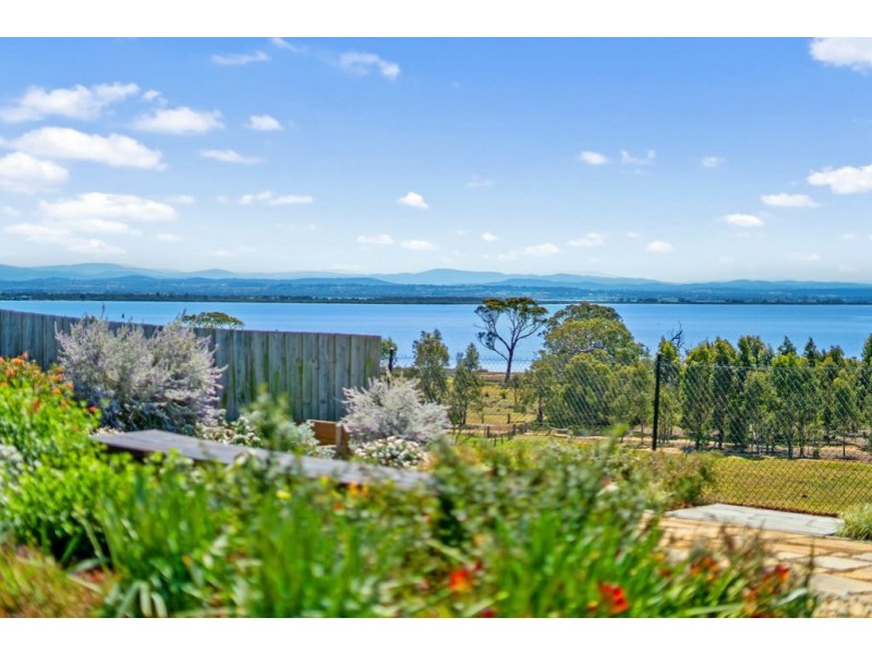 28 Eagle Bay Terrace, Eagle Point VIC 3878