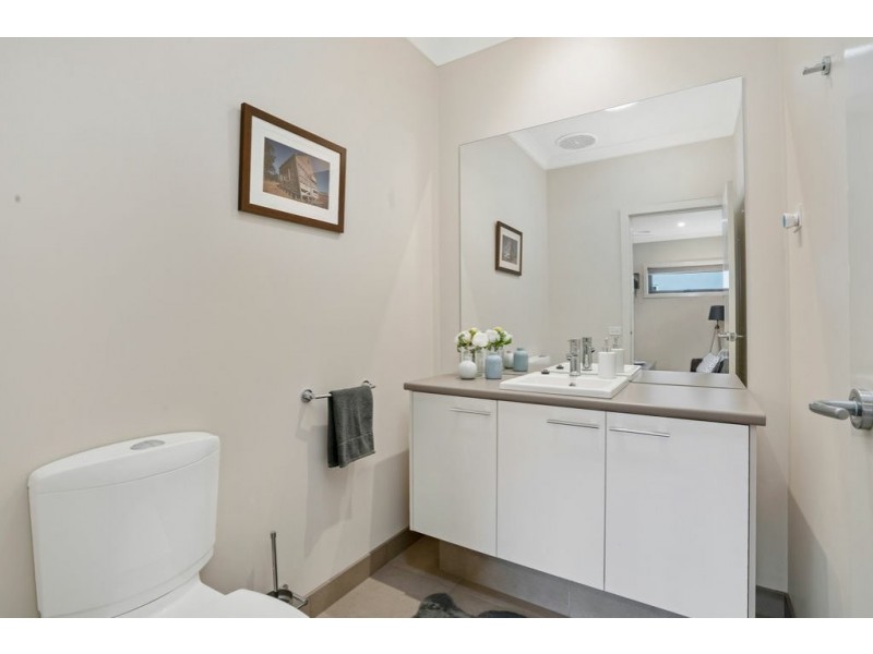 28 Eagle Bay Terrace, Eagle Point VIC 3878