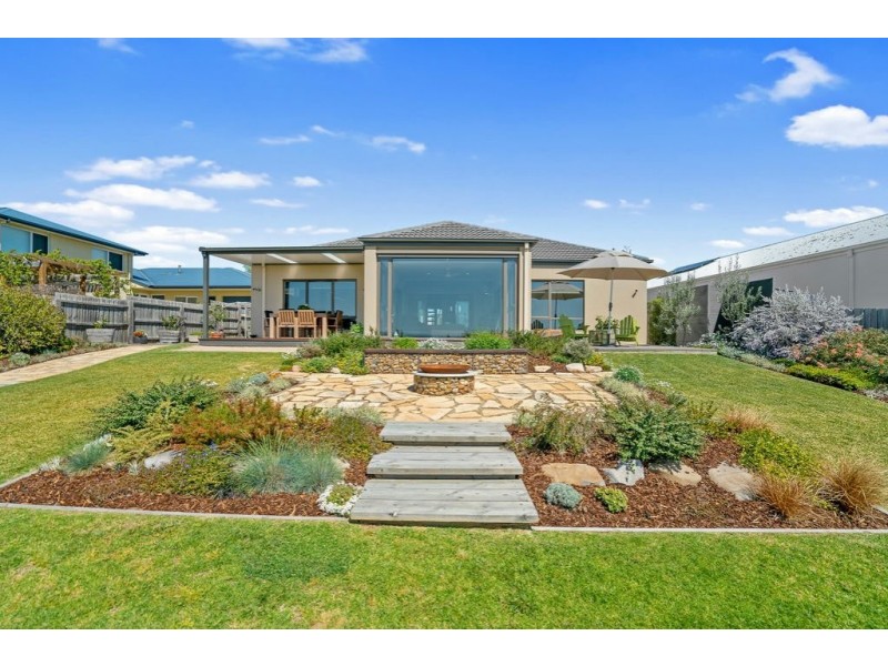 28 Eagle Bay Terrace, Eagle Point VIC 3878