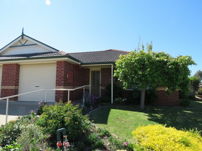 Villa 25/1-5 Canal Road, Paynesville VIC 3880