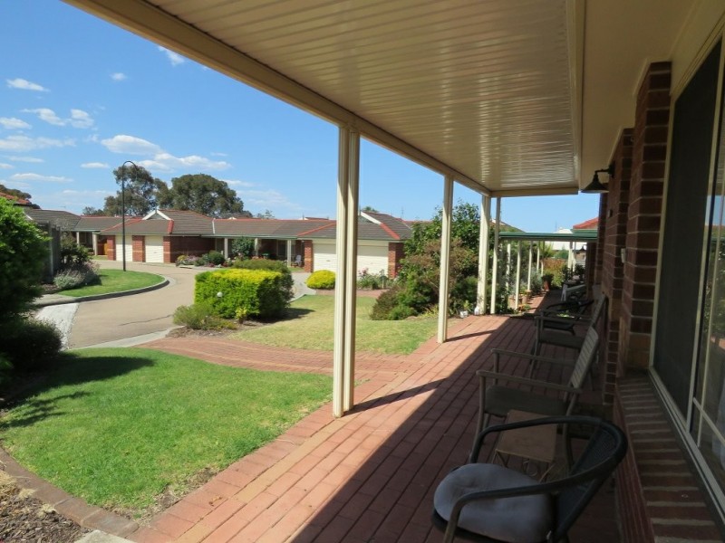 Villa 6/1-5 Canal Road, Paynesville VIC 3880