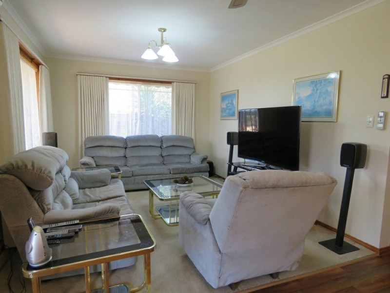 Villa 6/1-5 Canal Road, Paynesville VIC 3880