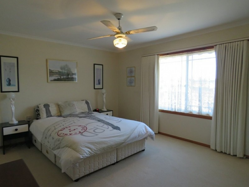 Villa 6/1-5 Canal Road, Paynesville VIC 3880