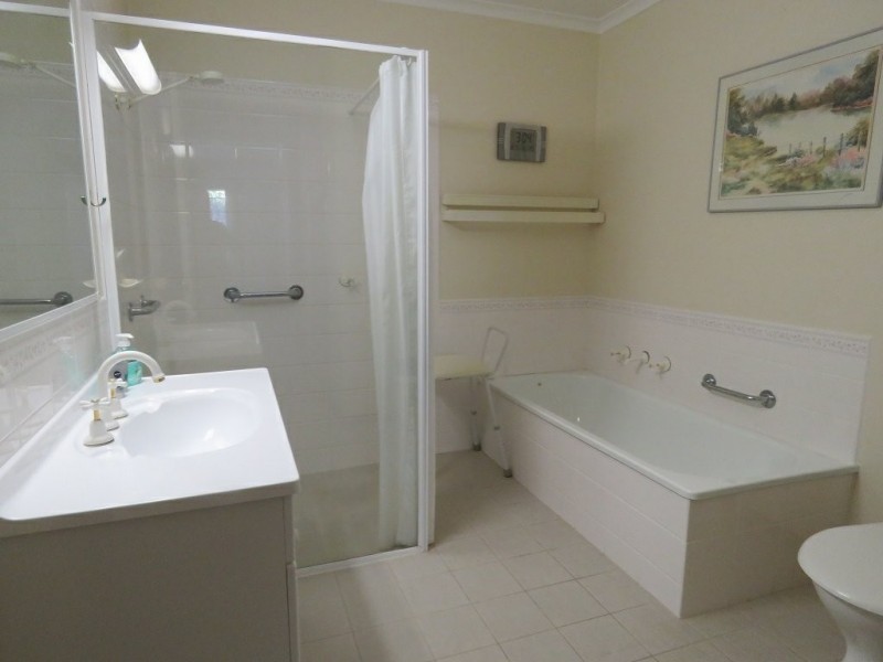 Villa 6/1-5 Canal Road, Paynesville VIC 3880