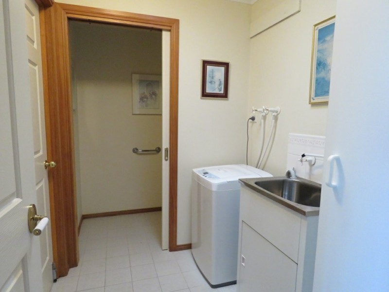 Villa 6/1-5 Canal Road, Paynesville VIC 3880