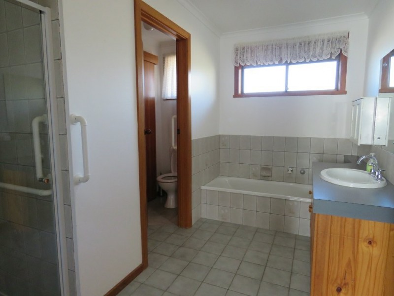 Unit 2/39 Victoria Street, Paynesville VIC 3880