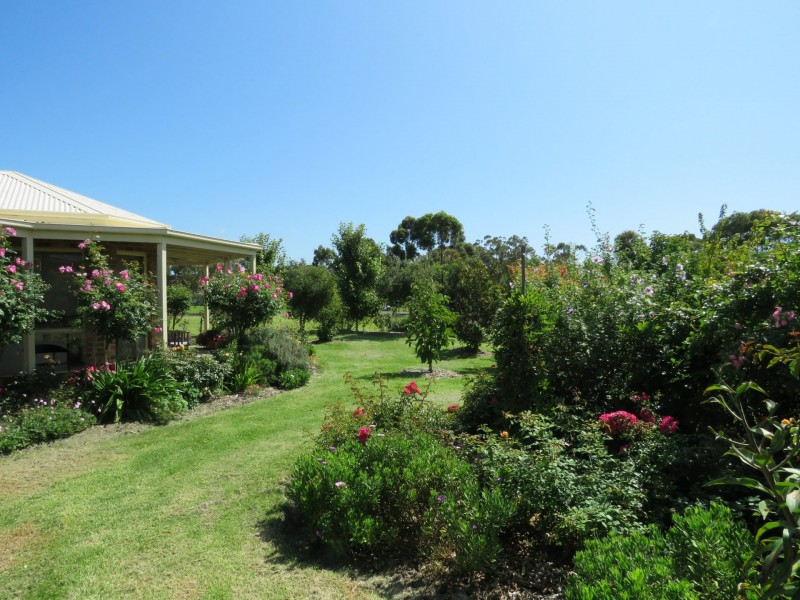 19 Springwood Rise, Newlands Arm VIC 3875