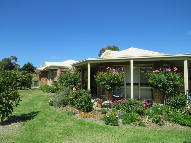 19 Springwood Rise, Newlands Arm VIC 3875