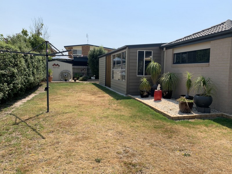 5 Jacaranda Drive, Paynesville VIC 3880