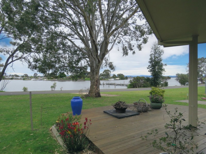 135 Western Boulevard, Raymond Island VIC 3880
