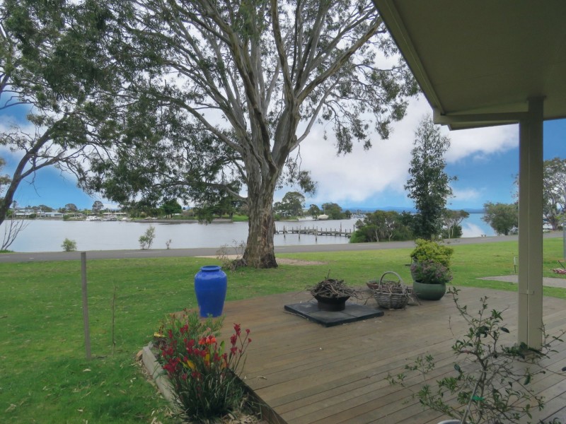 135 Western Boulevard, Raymond Island VIC 3880