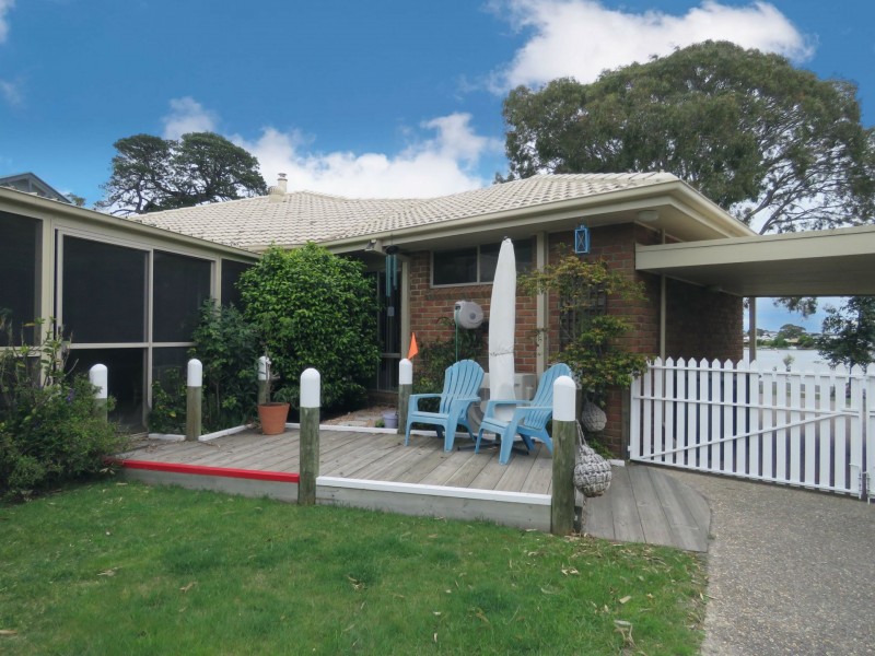 135 Western Boulevard, Raymond Island VIC 3880
