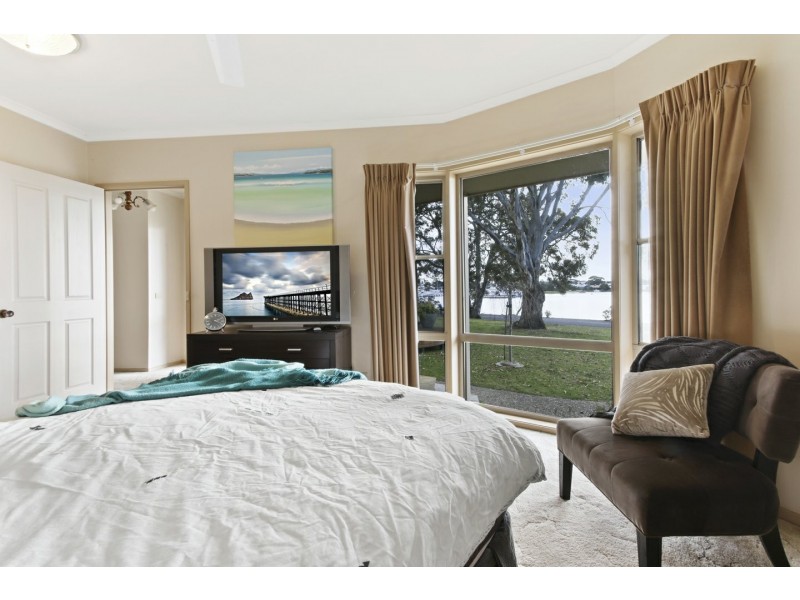 135 Western Boulevard, Raymond Island VIC 3880