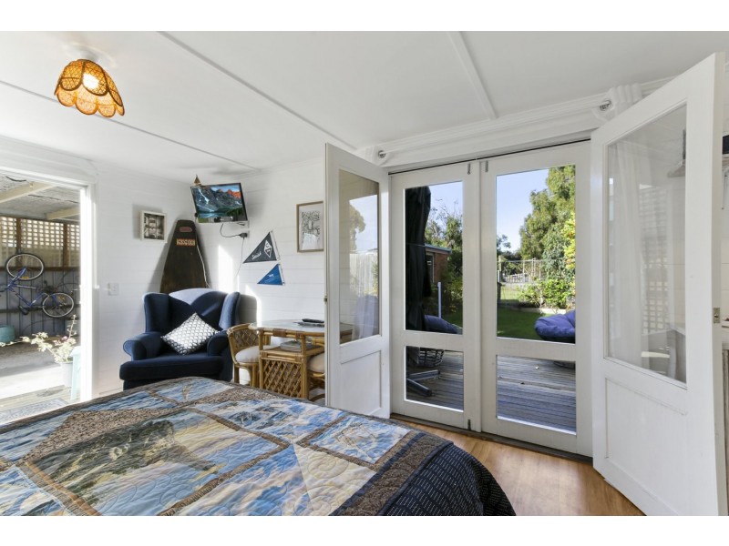 135 Western Boulevard, Raymond Island VIC 3880