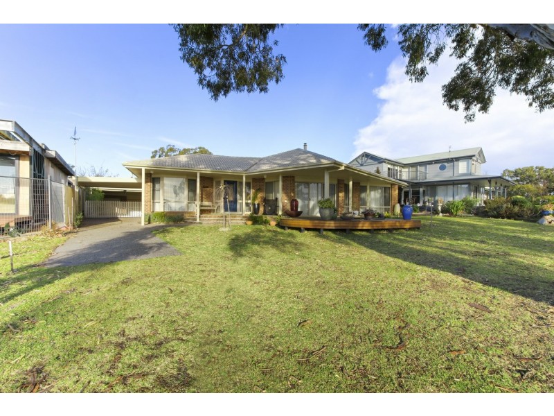 135 Western Boulevard, Raymond Island VIC 3880