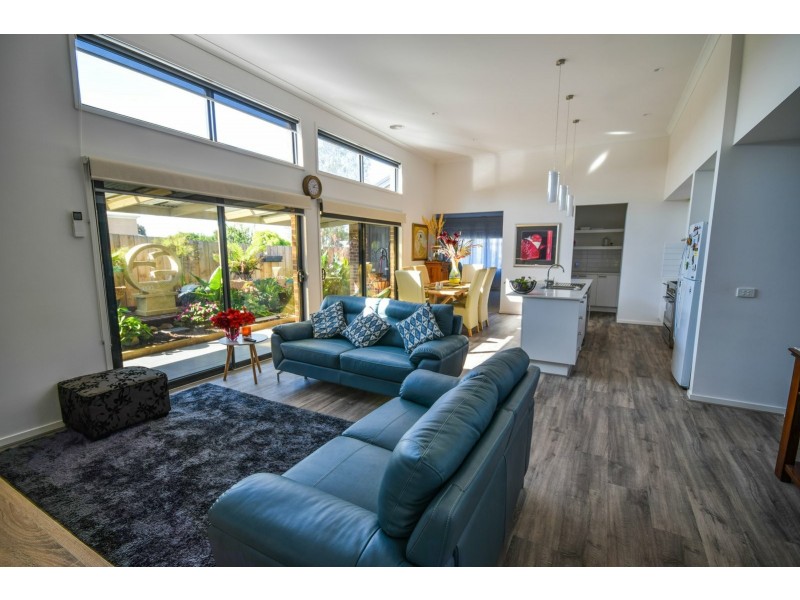 4 Magnetic Retreat, Paynesville VIC 3880