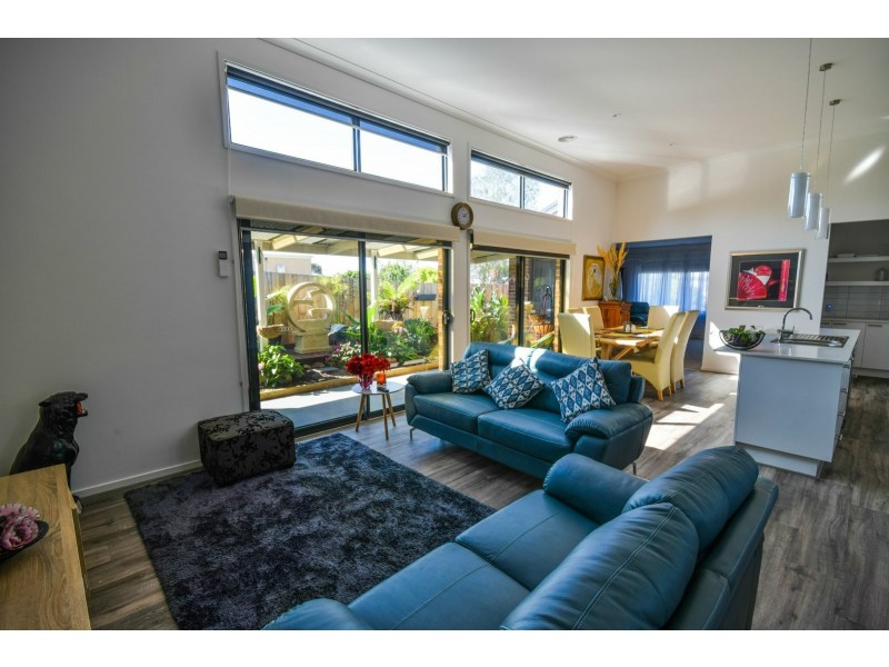 4 Magnetic Retreat, Paynesville VIC 3880