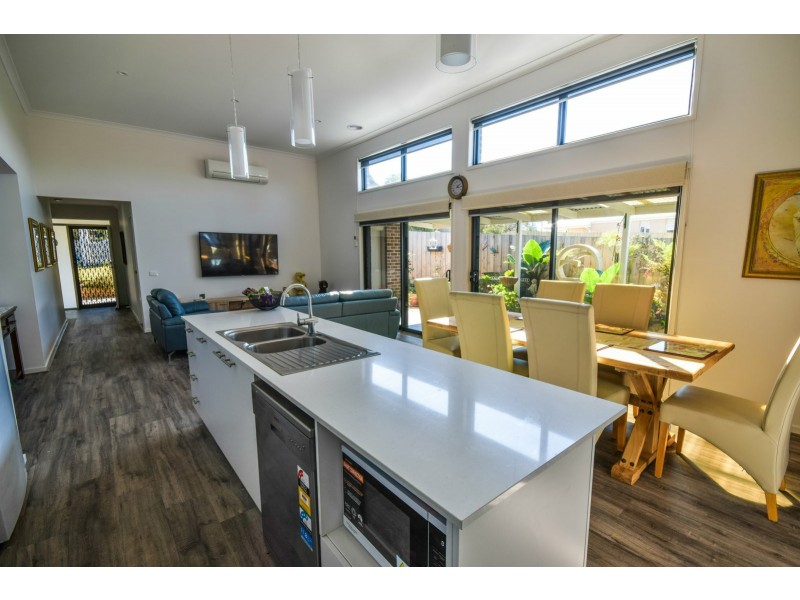 4 Magnetic Retreat, Paynesville VIC 3880