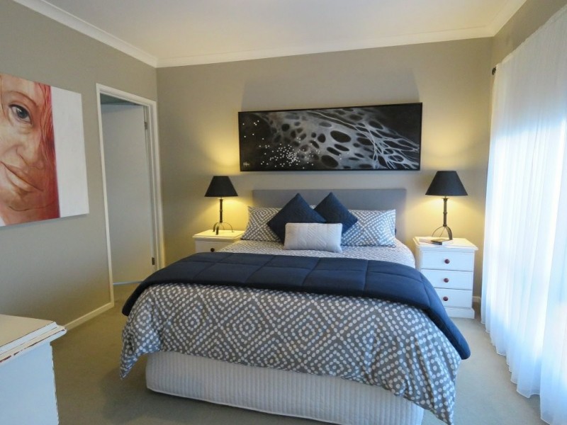 8 The Crescent, Eagle Point VIC 3878