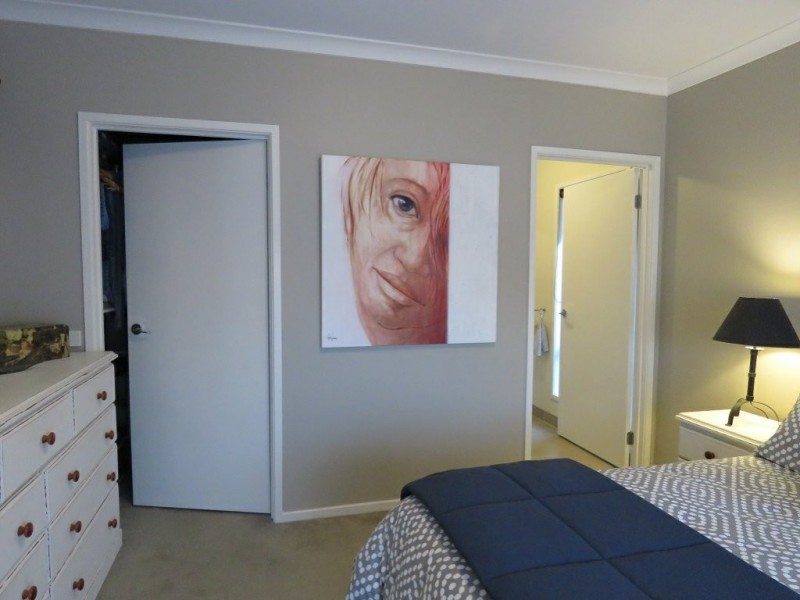 8 The Crescent, Eagle Point VIC 3878