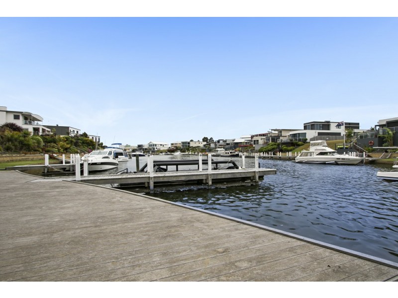 18 Heaths View, Paynesville VIC 3880