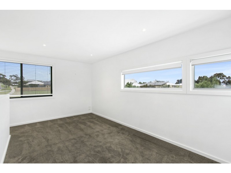 18 Heaths View, Paynesville VIC 3880