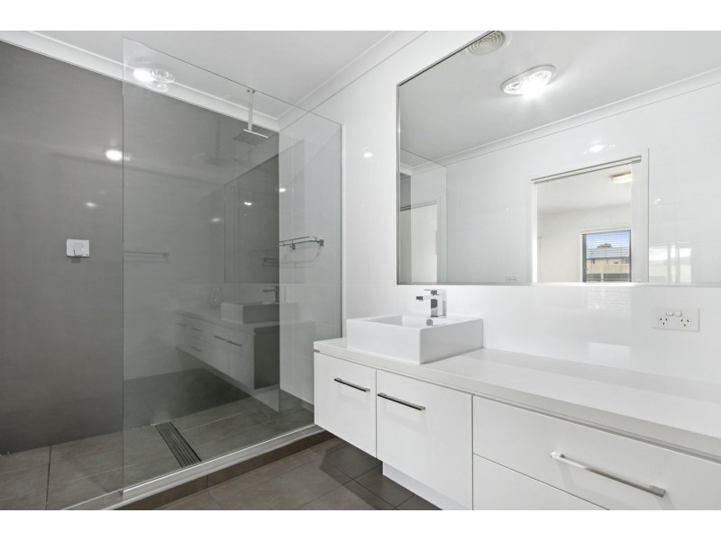 18 Heaths View, Paynesville VIC 3880