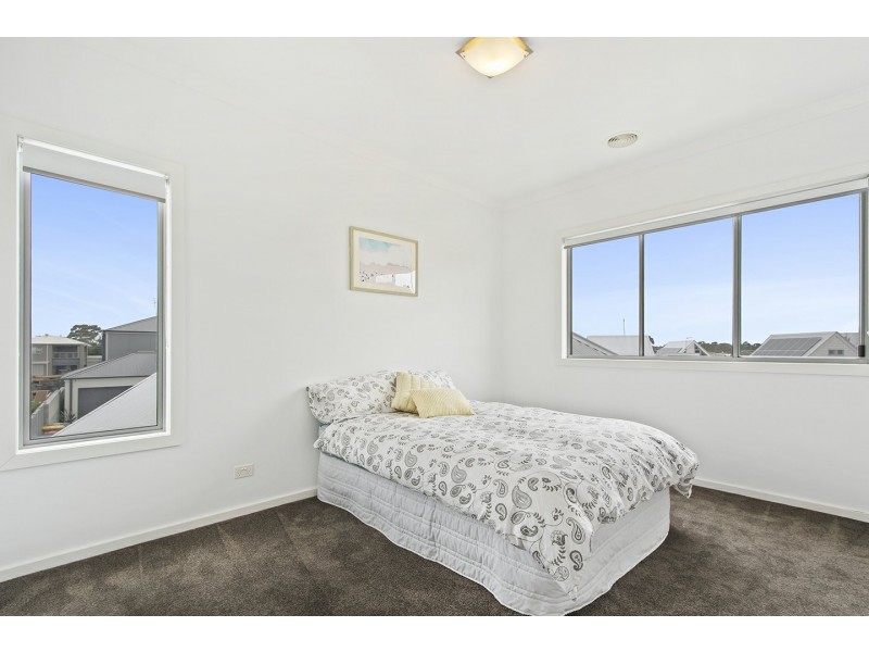 18 Heaths View, Paynesville VIC 3880