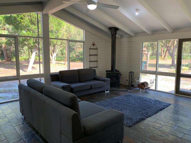 328 Gravelly Point Road, Raymond Island VIC 3880