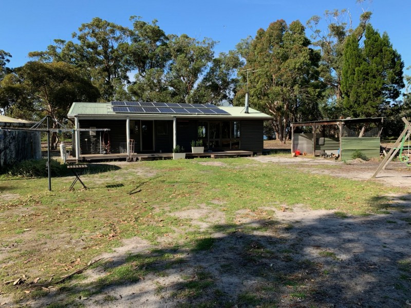 328 Gravelly Point Road, Raymond Island VIC 3880