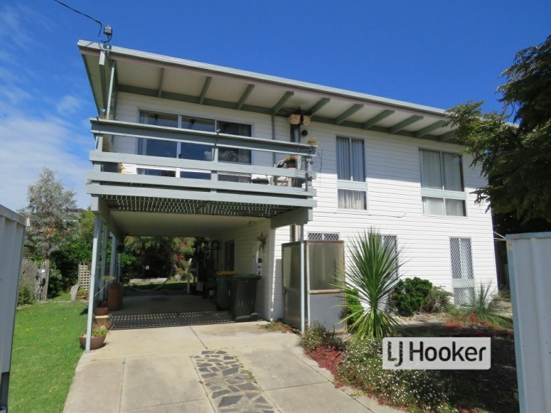 6 Government Road, Paynesville VIC 3880