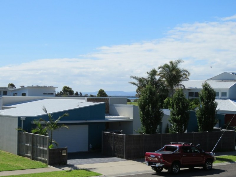 6 Government Road, Paynesville VIC 3880