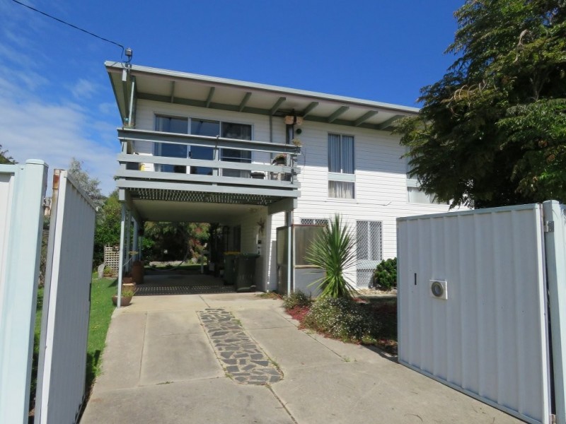 6 Government Road, Paynesville VIC 3880