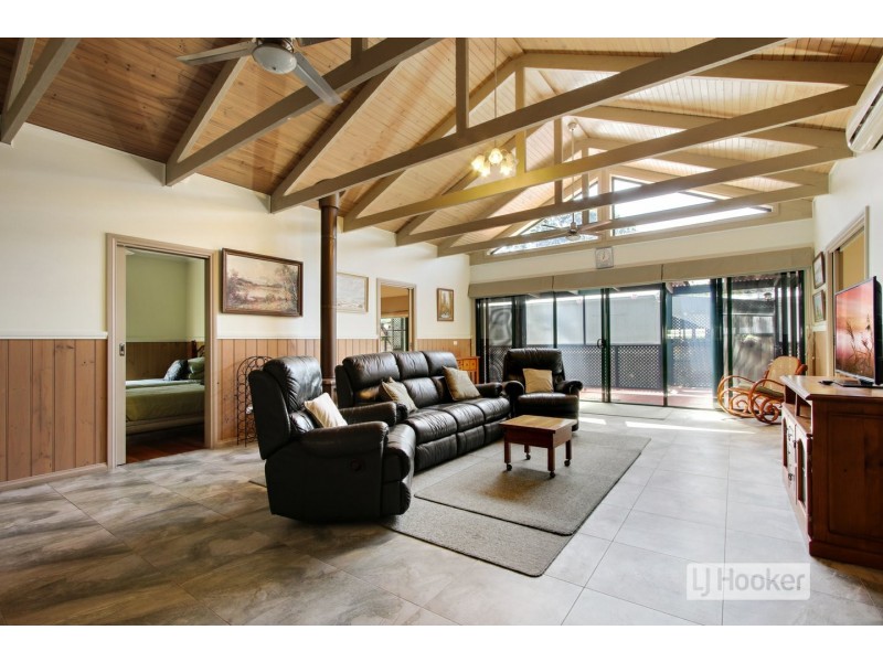 18 Currawong Close, Raymond Island VIC 3880