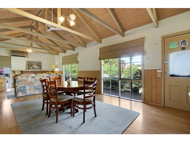 18 Currawong Close, Raymond Island VIC 3880