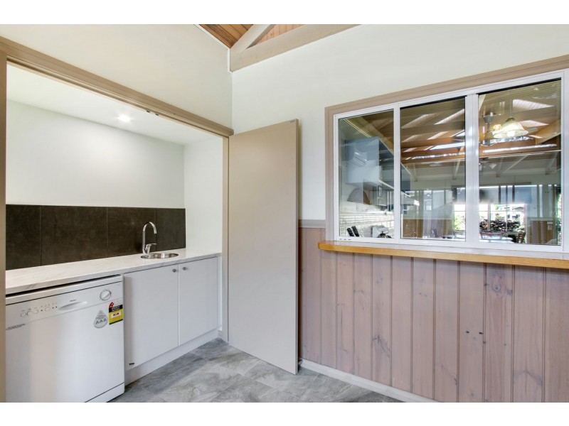 18 Currawong Close, Raymond Island VIC 3880