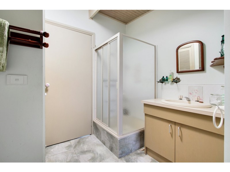 18 Currawong Close, Raymond Island VIC 3880