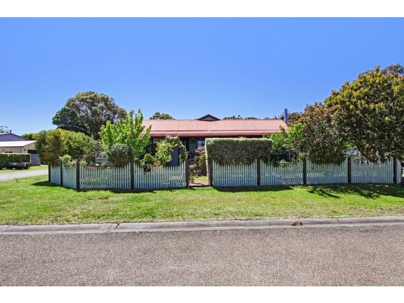 18 Currawong Close, Raymond Island VIC 3880