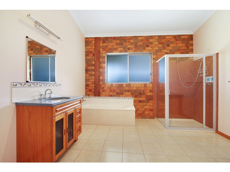 19 Lake Shore Drive, Newlands Arm VIC 3875