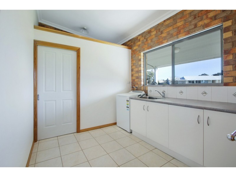 19 Lake Shore Drive, Newlands Arm VIC 3875